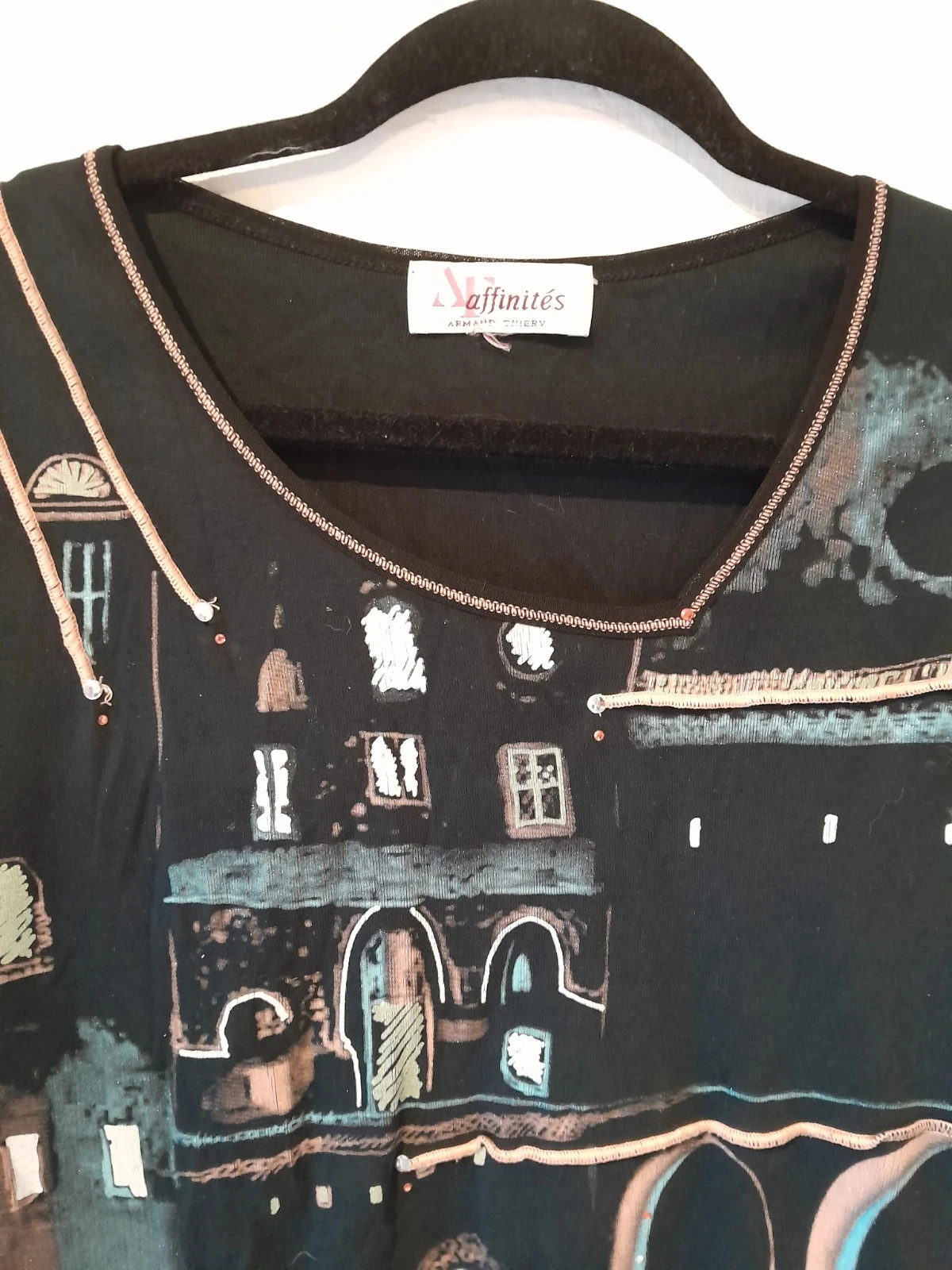 Blusa feminina, preto com estampa, Marca Affinités, tamanho 38 – photo 2